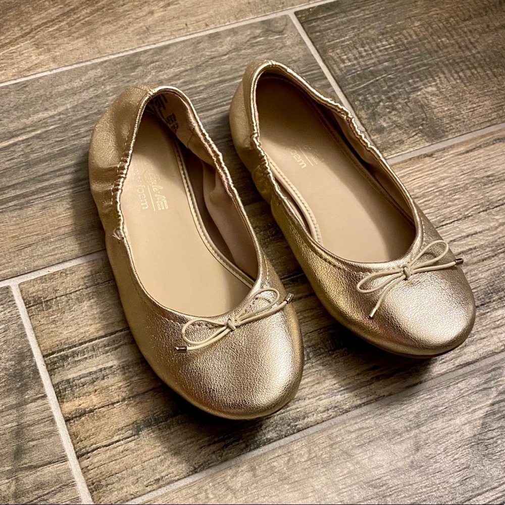 donating soon ballet flats EUC